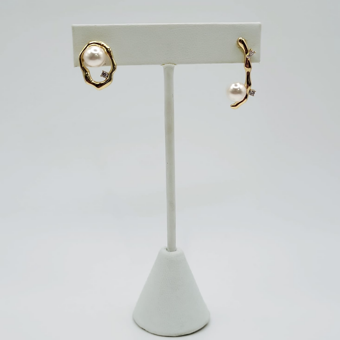 Pearls and Gold Earring Stud
