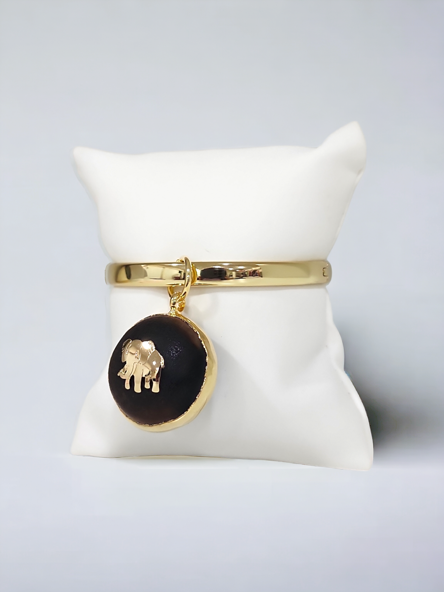 Ojo de buey with Elephant/ bangle included