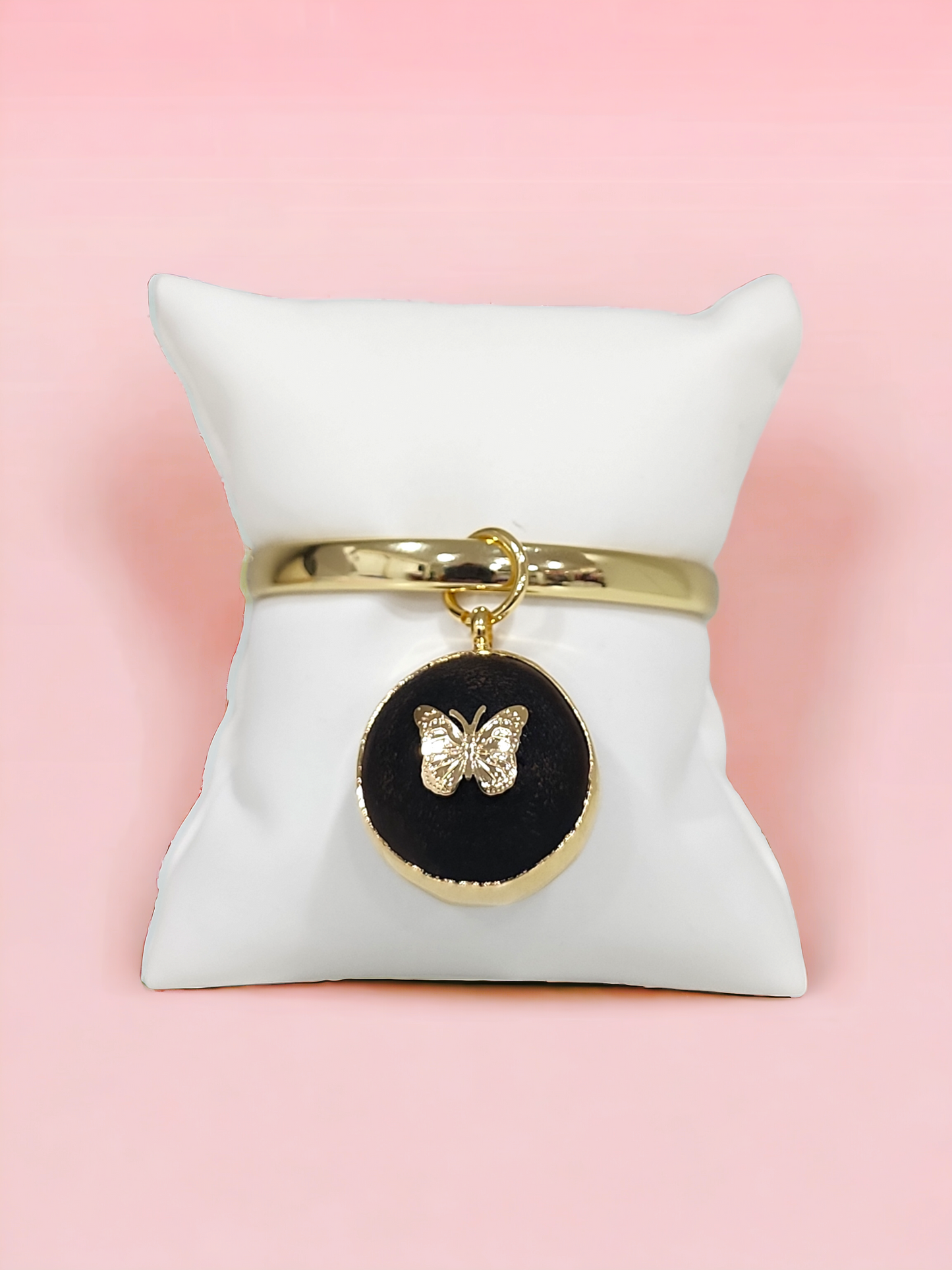 Ojo de buey with butterfly bangle included