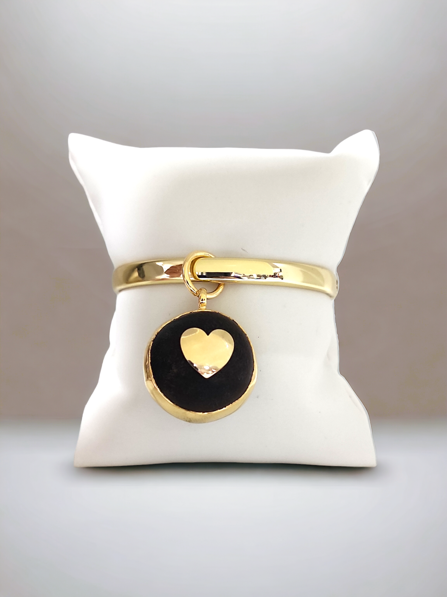 Ojo de buey with Heart bangle