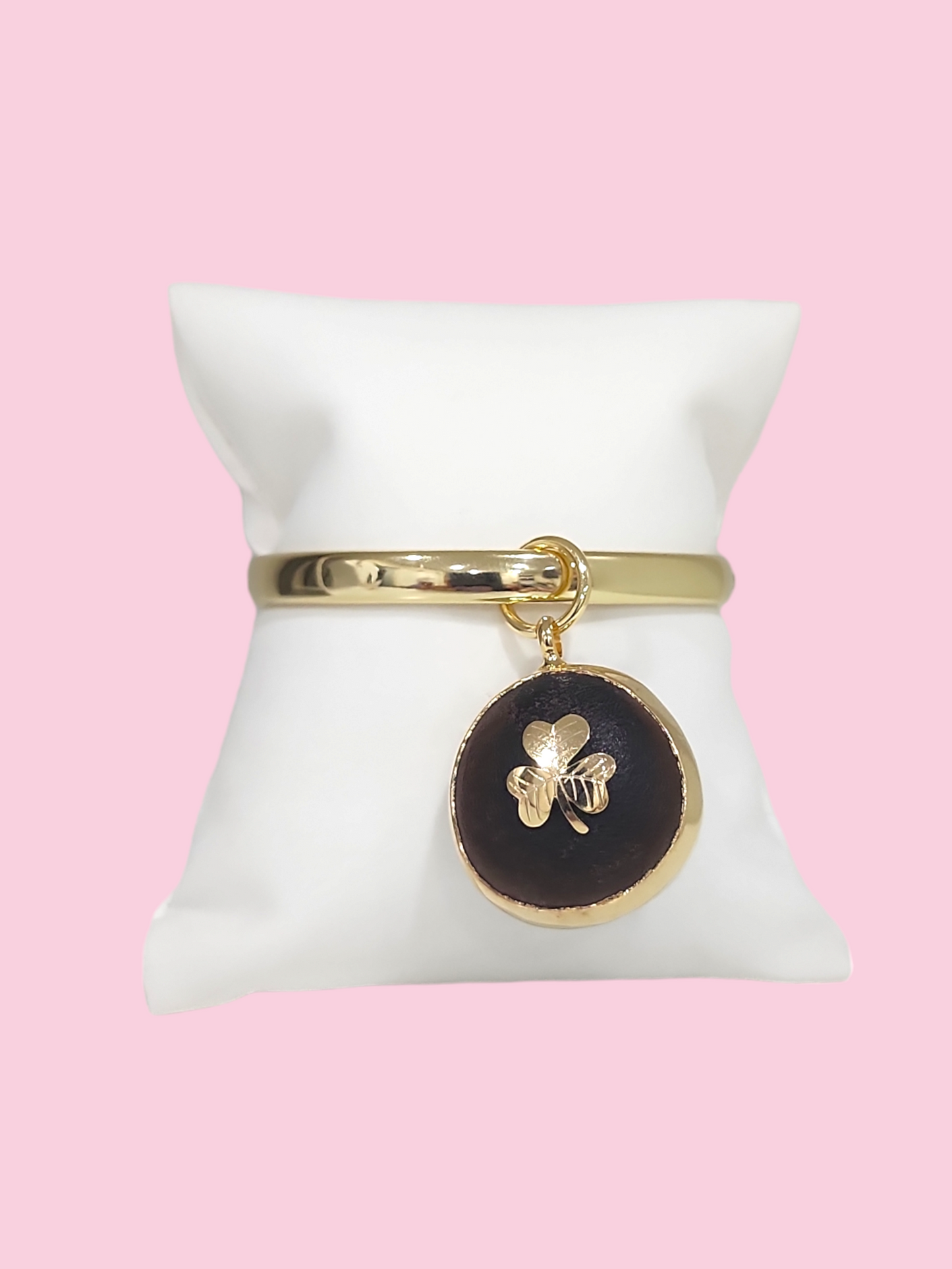 Ojo de buey with clover/ bangle included