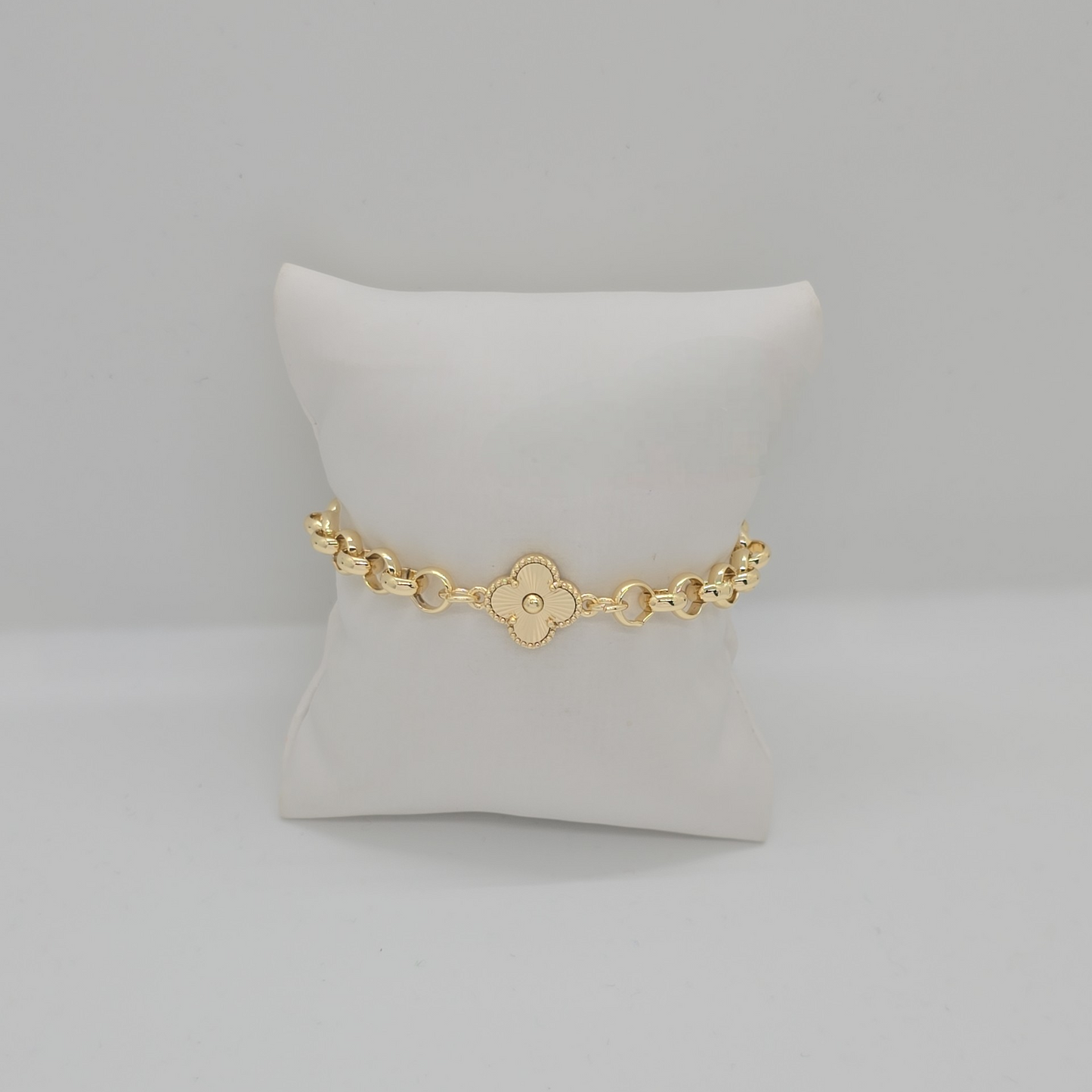 Gold-dipped 14k bracelet with Clover Charm