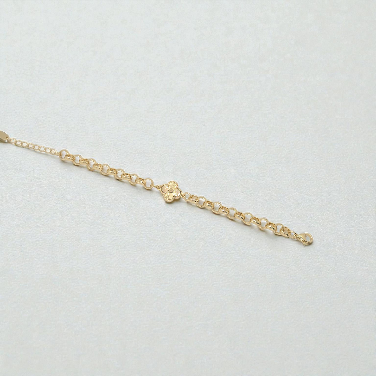 Gold-dipped 14k bracelet with Clover Charm